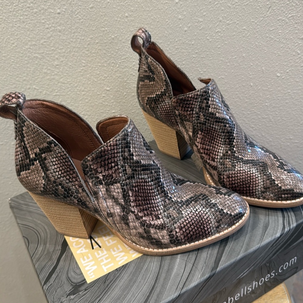Jeffrey campbelll booties 8.5